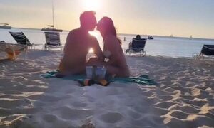 Helem Roux se mostró con nuevo amor en una escapada romántica