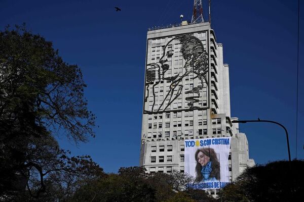 Detienen a novia de atacante de Cristina Fernández y será indagada - Mundo - ABC Color