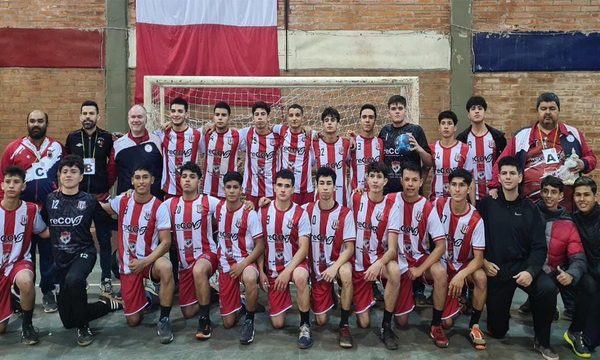 En una emocionante noche de balonmano, Ovetense se impuso a Villarrica en ambas categorías - OviedoPress