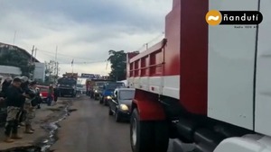 Camioneros desisten de caravana y se concentran frente a Petropar - ADN Digital