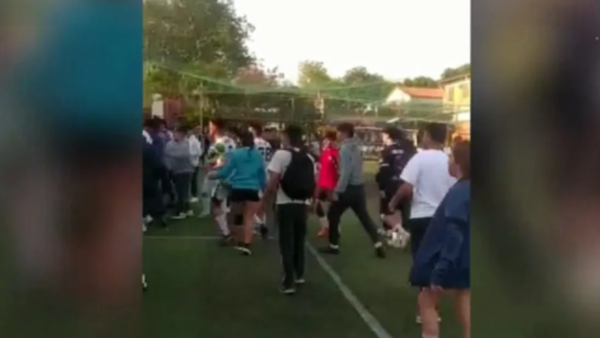 Intercolegial terminó en moquete entre alumnos