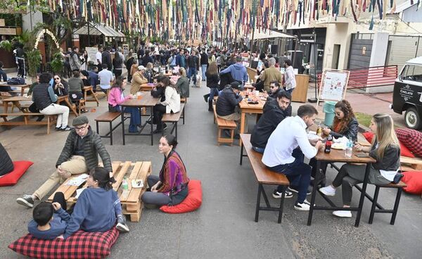 Fiesta en el barrio con Patronal Beer Garden  - Social Brand - ABC Color