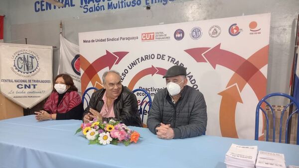 Centrales obreras piden la renuncia del titular de IPS por polémica ley