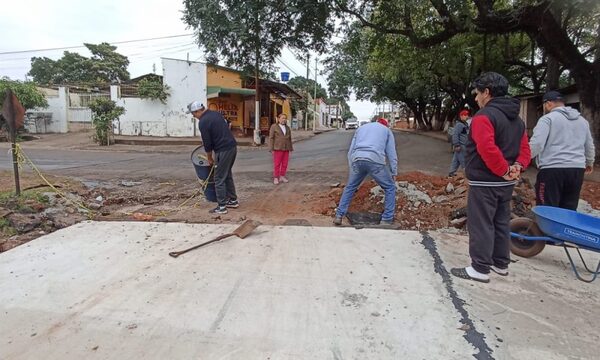 Municipalidad encierra a vecinos tras abandono de obra vial en Enfermeras del Chaco