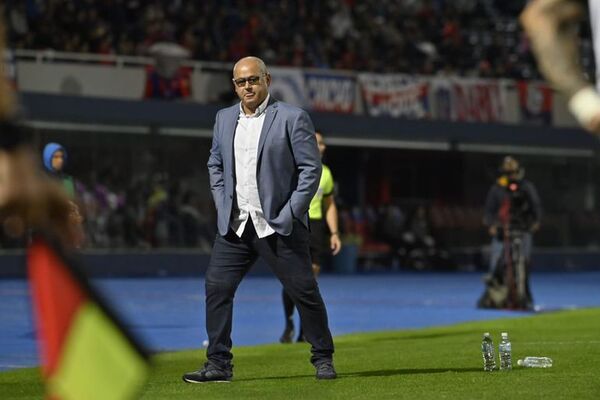 “Vamos a entrenar en la Ollita”: Francisco Arce y la visita a los Jardines - Cerro Porteño - ABC Color