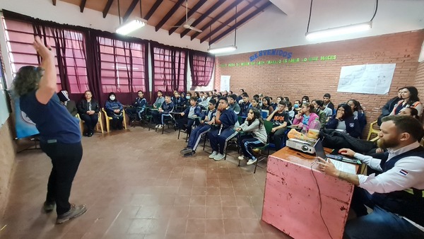 Enseñan a alumnos a cuidar el ambiente y a respetar reglas de tránsito