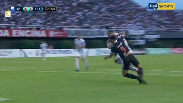 Crónica / Paulo Da Silva: "Dudoso, dudoso el penal que nos cobraron"