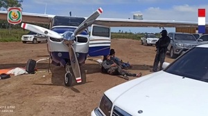 Detienen a 4 personas e incautan 450 kilos de cocaina y una avioneta