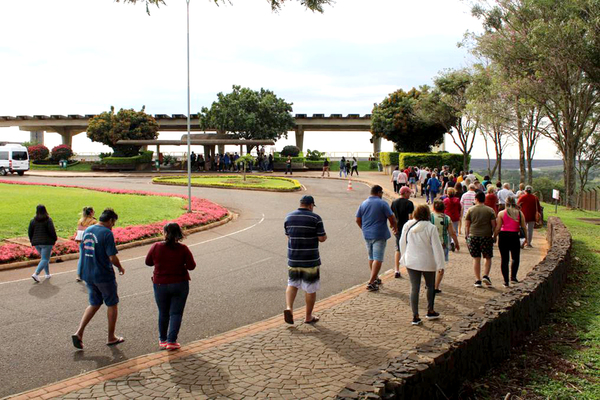 Foz de Yguazú trabaja para aumentar el flujo de turistas a las Tres Fronteras - La Clave