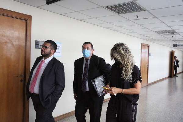 Absuelven a directora y periodista de ABC en juicio por difamación y calumnia | 1000 Noticias