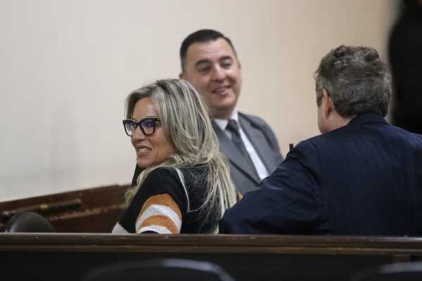 Diario HOY | Absuelven a la directora de ABC Natalia Zuccolillo de los delitos de difamación y calumnia