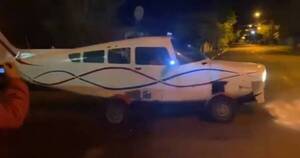 La Nación / Detienen un “autoavión” que no tenía permiso para circular en la calle