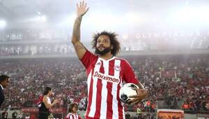 Crónica / [VIDEO] El show del rapai Marcelo en su presentación con el Olympiacos