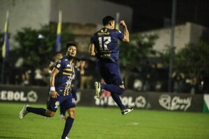 Trinidense aprovechó la frenada de Luqueño y salta nuevamente a la cima