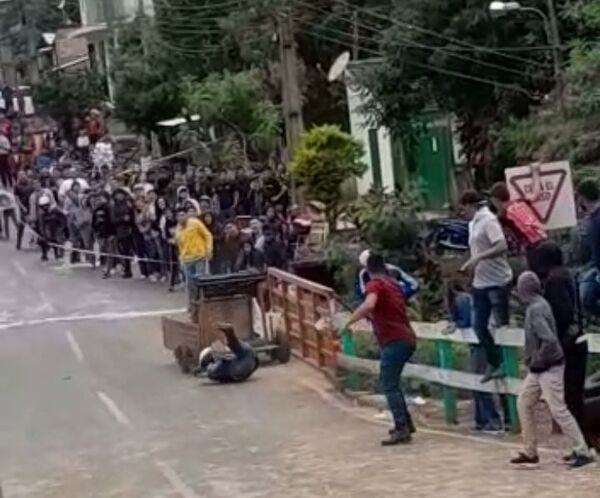 (VIDEO) ¡Ndi! La carrera de autos locos en Caaguazú casi termina en tragedia