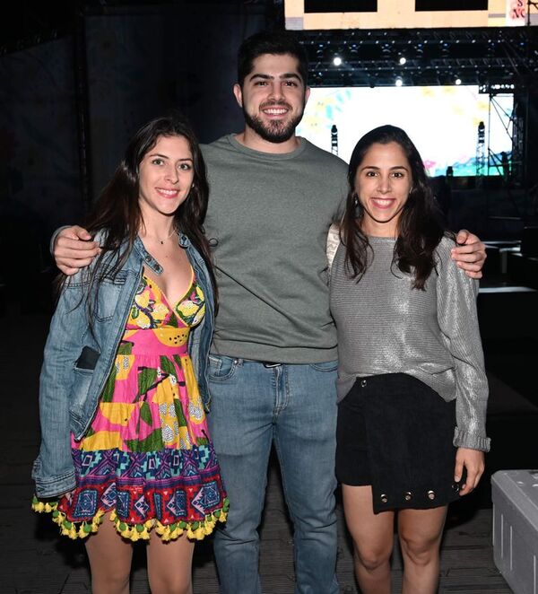 Concierto de Damas Gratis en el Club Centenario - Sociales - ABC Color