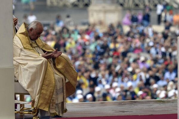 Papa Francisco no podrá viajar a Kiev o Moscú por su problema de rodilla - Mundo - ABC Color