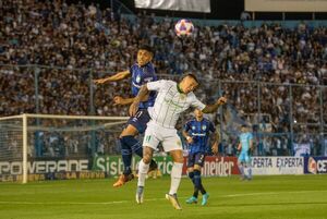 Diario HOY | Atlético Tucumán empata con Banfield y lidera con Gimnasia