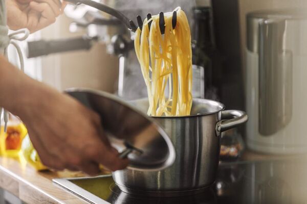 El consejo del italiano premio Nobel de Física para hacer pasta y gastar menos - Ciencia - ABC Color