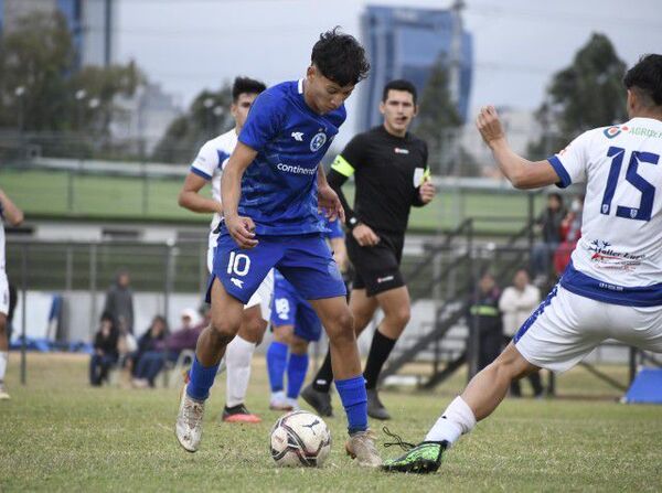 Sub 16: líder y escolta golean   - Fútbol - ABC Color