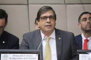 Bataglia debe irse del IPS, porque no hay confianza hacia su gestión, insisten sindicalistas - ADN Digital