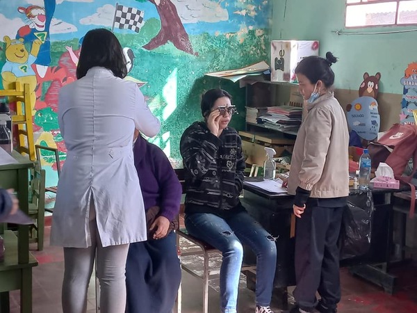 Realizaron jornada de atención oftalmológica en institución de Benjamín Aceval