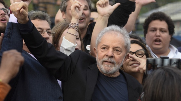 Lula tiene 44% contra 31% de Bolsonaro a menos de un mes de las elecciones - .::Agencia IP::.
