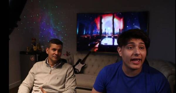 Crónica / [VIDEO] Santi Peña debutó en Twitch y respondió de todo