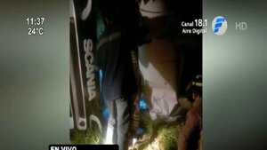 Camión de gran porte volcó en Itapúa | Noticias Paraguay