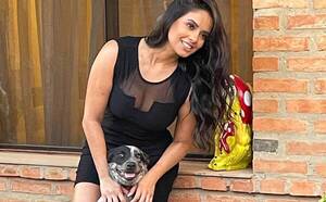 Crónica / [VIDEO] Modelo lanza feroz amenaza a los que atropellan a perros