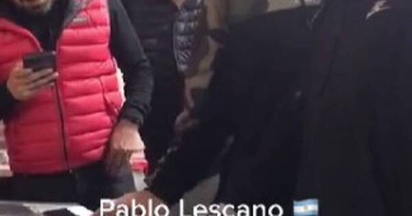 La Nación / Pablito Lezcano cantó en guaraní junto a Camarasa