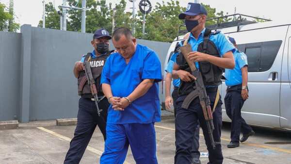 La dictadura nicaraguense condenó a 49 años a un obispo