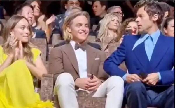Crónica / [VIDEO] ¡Cosa de puercos! Harry Styles, ¿le escupió al actor Chris Pine?