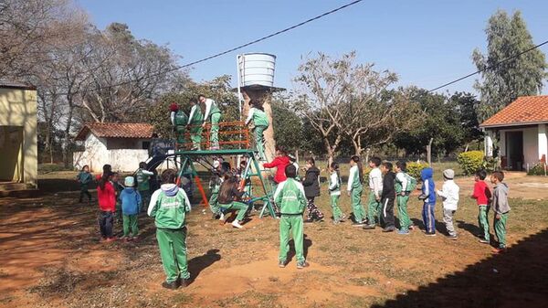 Unos 700 niños siguen sin recibir el plato de comida en Carapeguá y Caapucú - Nacionales - ABC Color