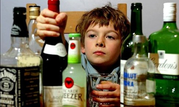 El alcohol es un ingrediente peligroso en la infancia - OviedoPress