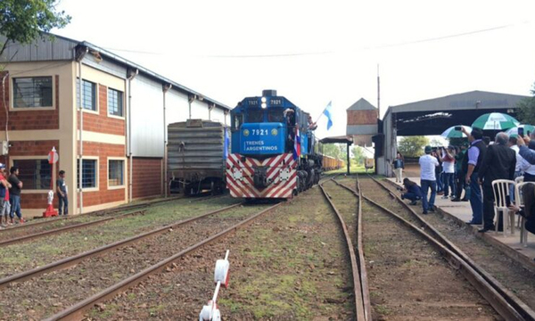 Luego de 7 años de ausencia, se reactiva el tren de cargas entre Posadas y Encarnación - OviedoPress