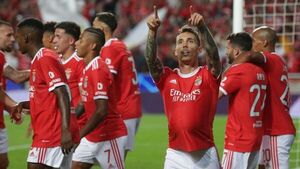 Alejandro Grimaldo ilumina el camino al Benfica