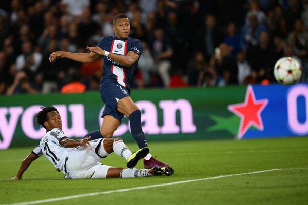 El PSG y Mbappé golpean primero - Fútbol Internacional - ABC Color
