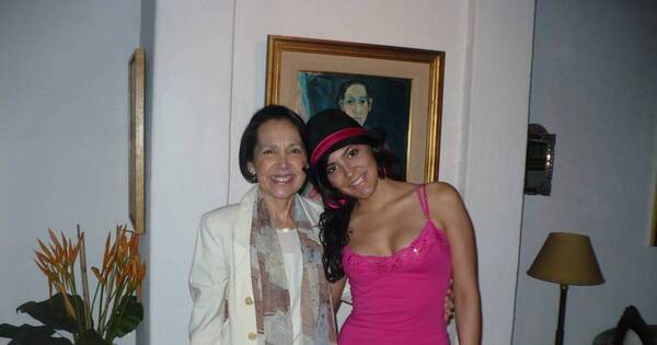La Nación / “No me quedan fotos con ella que ya no haya compartido”, dijo Lucía Sapena en homenaje a su madre