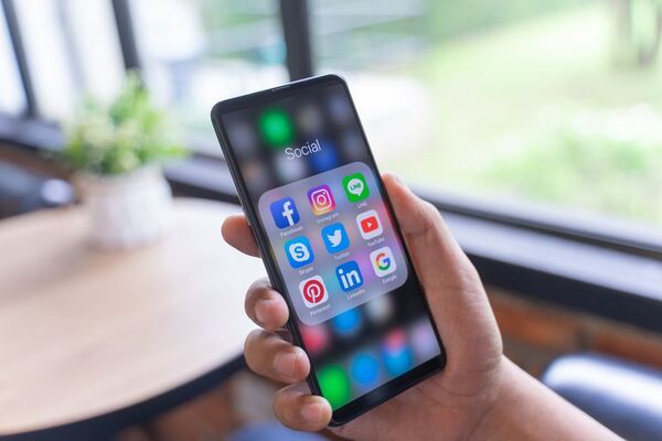 Ofrecían en redes sociales furgón robado a su dueño y quedaron detenidos - ABC en el Este - ABC Color