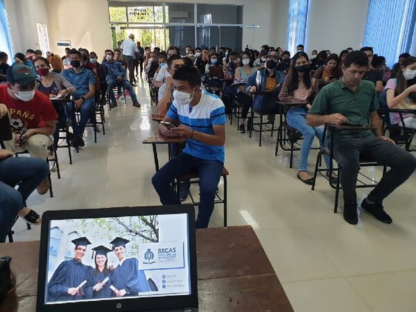 Becal habilitó periodo de postulación a 173 becas para idiomas y diferentes programas en el exterior