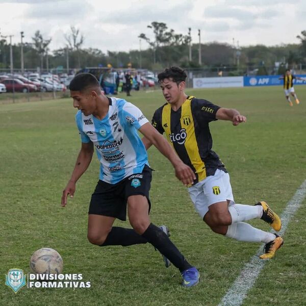 La cima de la Sub 19 sigue siendo aurinegra - Fútbol - ABC Color