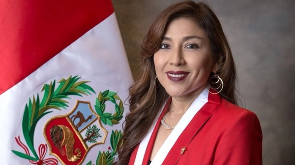 El Congreso de Perú recibe un nuevo golpe con la destitución de su presidenta