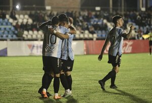Diario HOY | Tembetary sorprende a Resistencia, Guaireña golea rumbo a cuartos de final