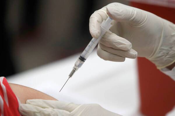 Diario HOY | EEUU apuesta por campaña anual de refuerzo de vacunación contra el covid-19