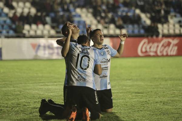 Crónica / [VIDEO] Guaireña FC ni se despeinó para pasar a los cuartos de final