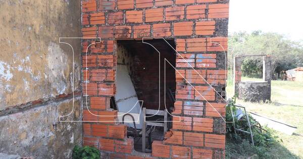 La Nación / Dos escuelas de Chaco’i están en pésimas condiciones y obras del Gobierno paradas