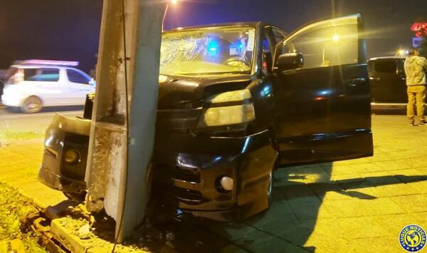 Padre e hija de 1 año, heridos en choque frontal en Ñu Guasu •