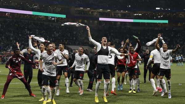 Golpazo en la Libertadores: Paranaense eliminó al bicampeón Palmeiras y es finalista - .::Agencia IP::.