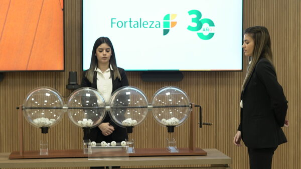 Fortaleza presenta a las familias beneficiadas del mes de agosto - Revista PLUS